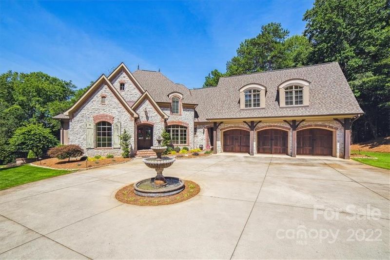7017 Lakeside Point Dr, Belmont, NC 28012