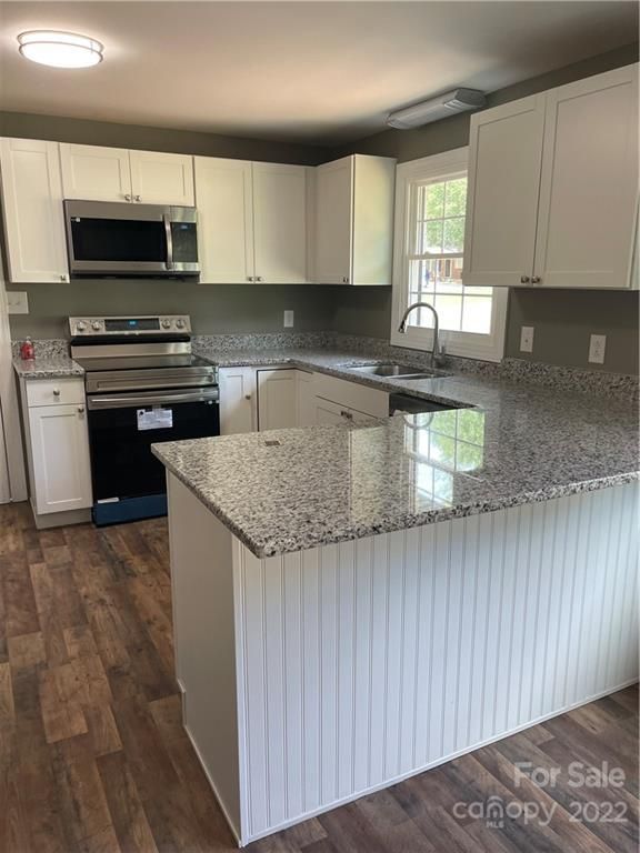 5057 Springhaven Dr, Conover, NC 28613