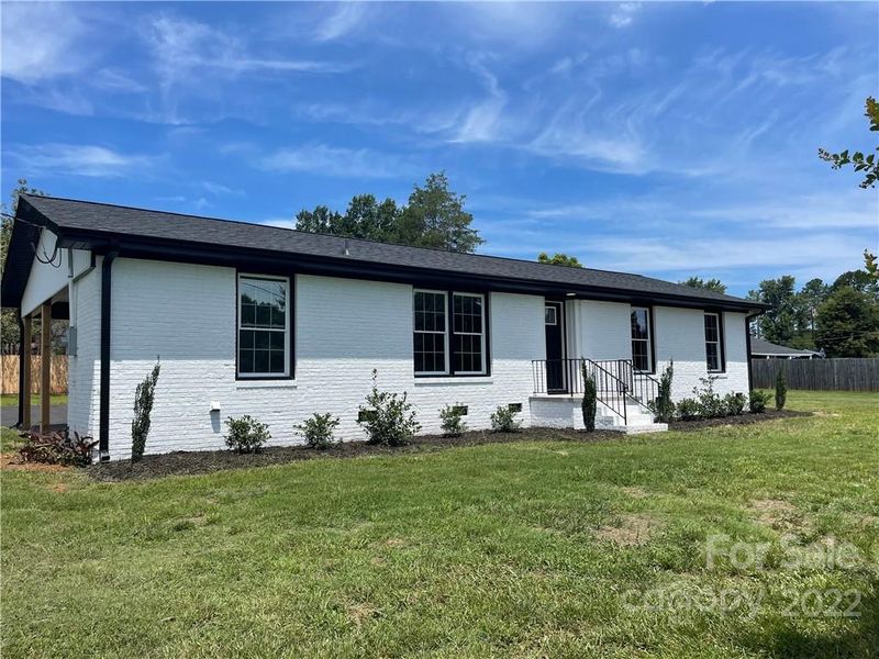 5057 Springhaven Dr, Conover, NC 28613