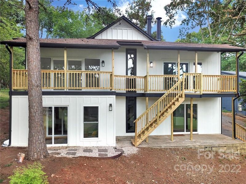 1186 Molokai Dr, Tega Cay, SC 29708