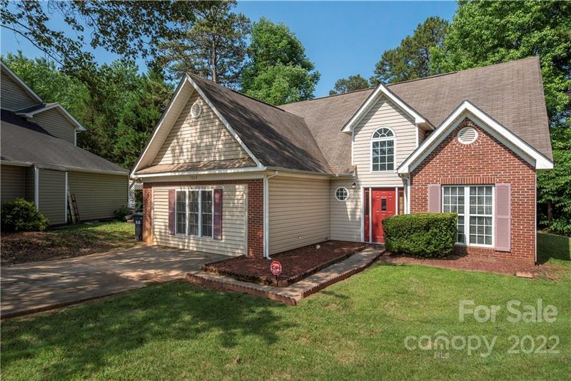 7204 Petal Ct, Charlotte, NC 28227