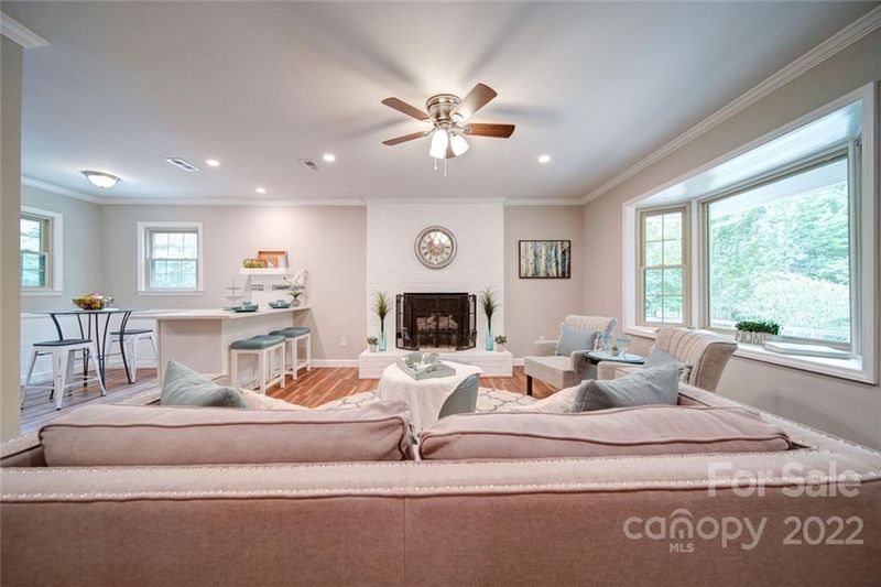 6033 Mcgregor Dr, Charlotte, NC 28227