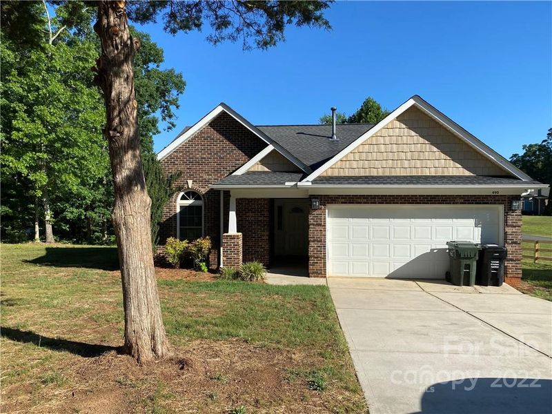 490 Old Speedway Dr, Concord, NC 28027