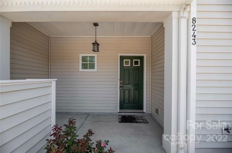 8243 Carob Tree Ln, Charlotte, NC 28215