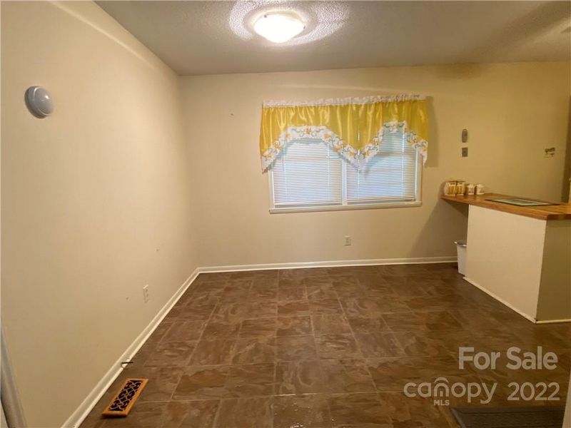 267 Salem Ave, Dallas, NC 28034