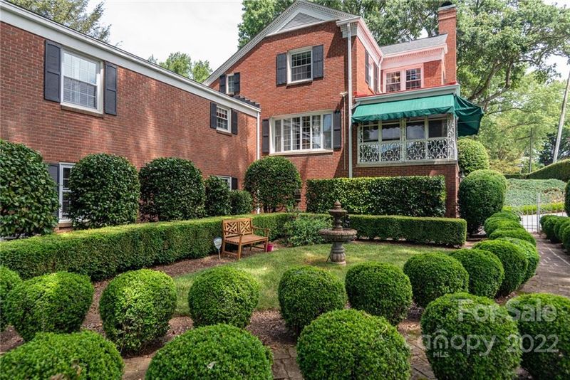 605 2nd Ave NW, Hickory, NC 28601