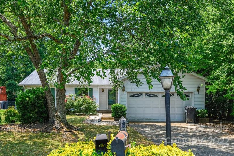 2938 Old House Cir, Matthews, NC 28105