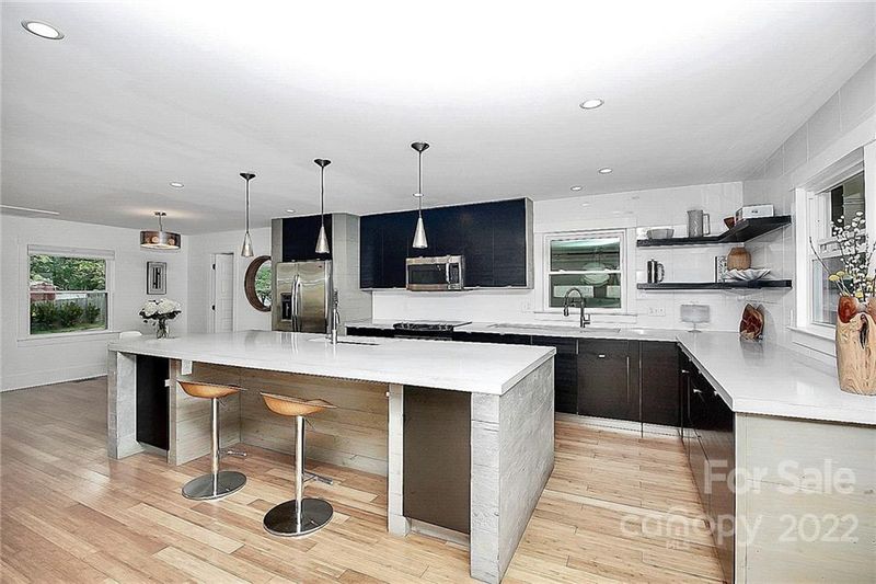 1800 Bentley Pl, Charlotte, NC 28205
