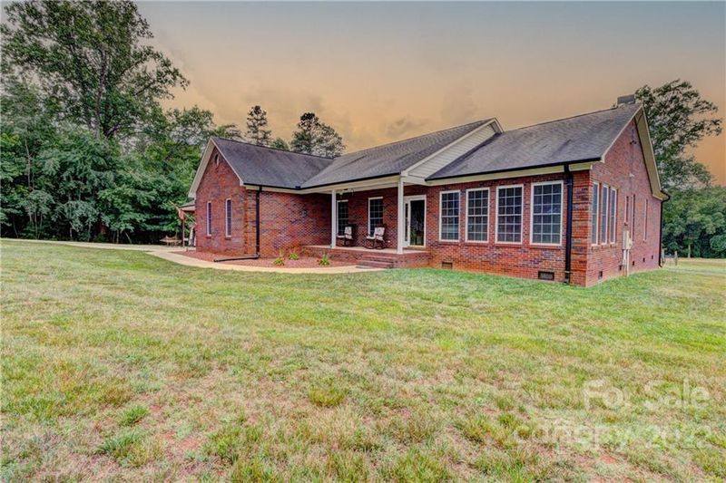 5051 Dobbins Rd, Crouse, NC 28033