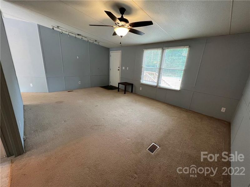 1000 Coldwater St, Kannapolis, NC 28083
