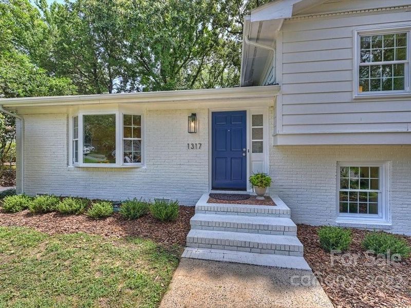 1317 Fox Run Dr, Charlotte, NC 28212