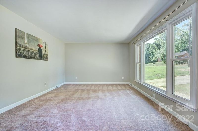 8714 Stonehurst Dr, Charlotte, NC 28214