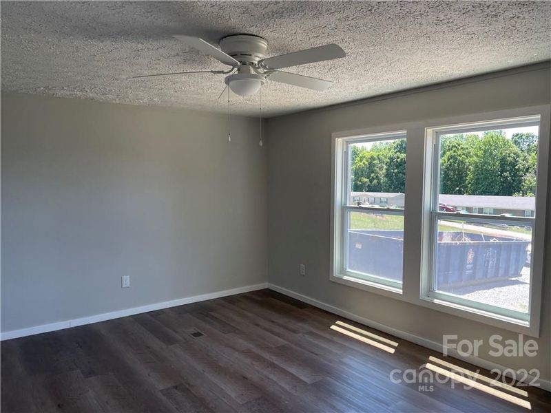 4548 Red Apple Dr, Bessemer City, NC 28016
