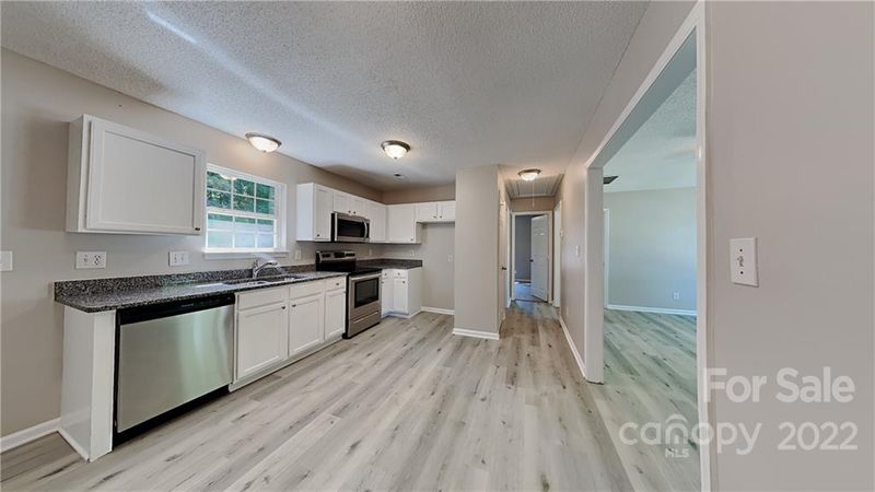 517 Cub Creek Ln, Charlotte, NC 28216