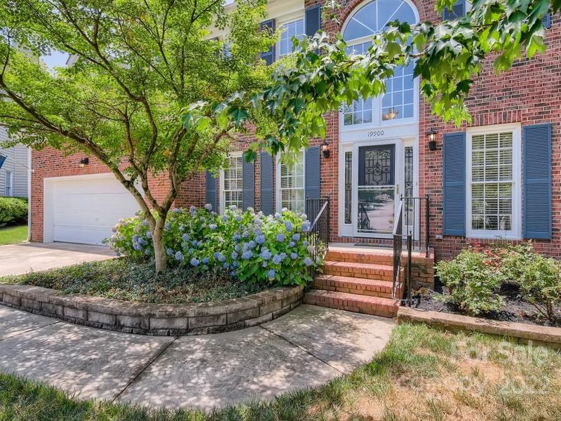 19900 Scanmar Ln, Cornelius, NC 28031