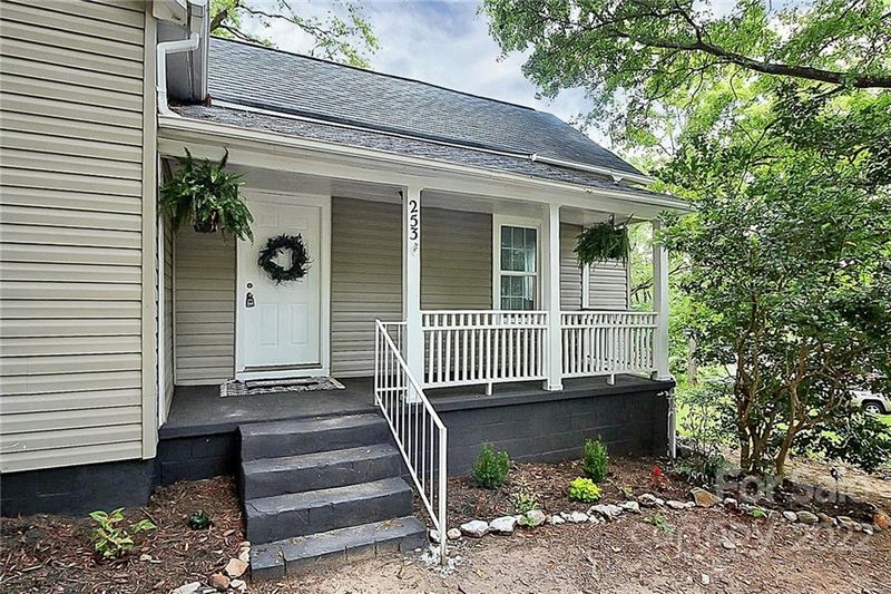 253 Policarp St, Lincolnton, NC 28092