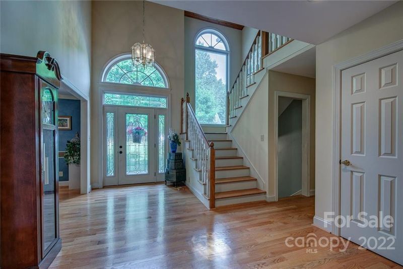 5060 Kentwood Dr, Gastonia, NC 28056