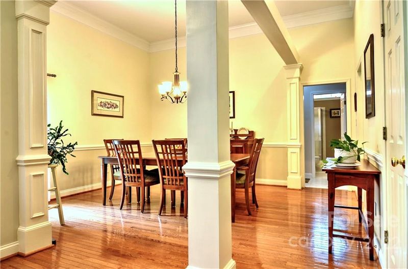 14921 Middlesborough Dr, Matthews, NC 28104