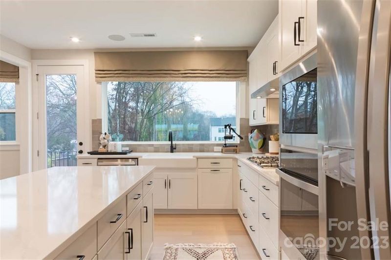 638 E Woodlawn Rd, Charlotte, NC 28209