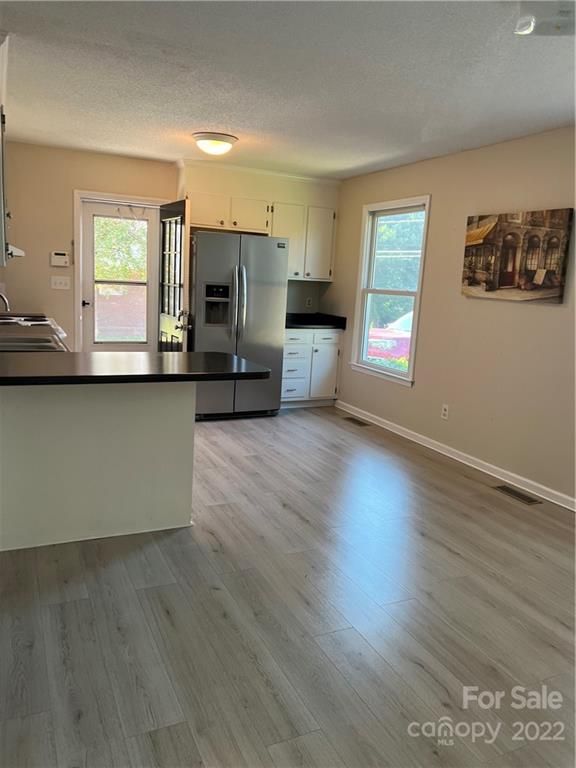 2132 4th Ave NW, Hickory, NC 28601
