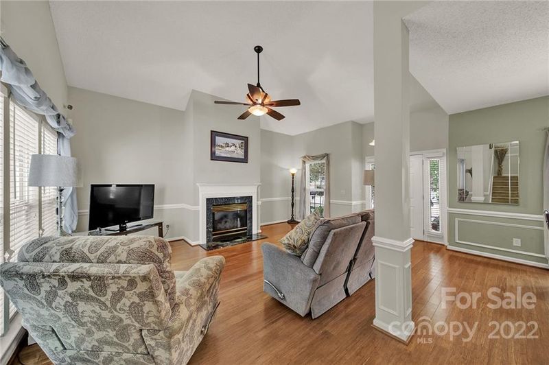 6514 Harburn Forest Dr, Charlotte, NC 28269