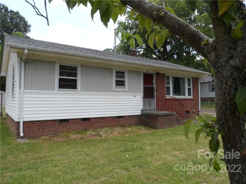231 Westview Dr, Lincolnton, NC 28092