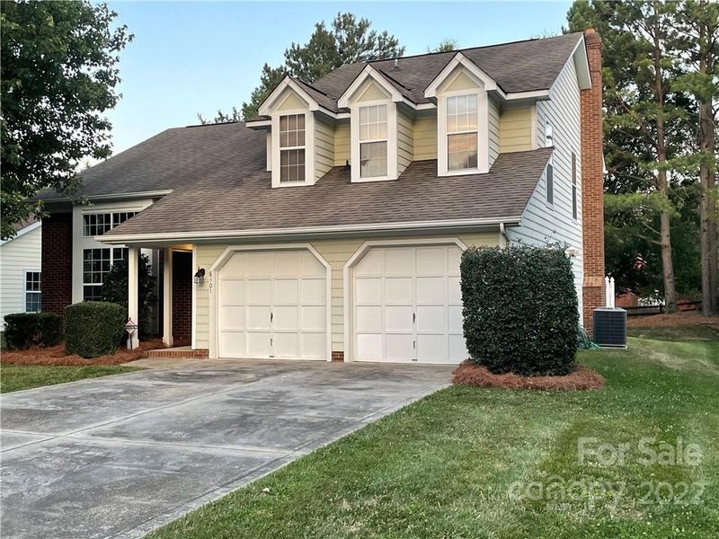 8401 Londonshire Dr, Charlotte, NC 28216