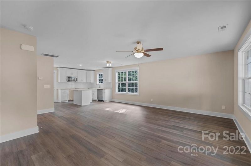 413 Brookfield Dr, Statesville, NC 28625