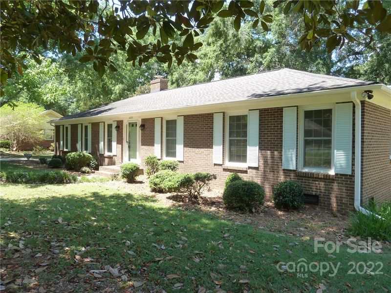 14209 Springwater Dr, Matthews, NC 28105