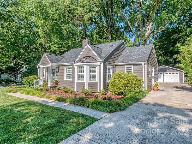 1405 Ivey Dr, Charlotte, NC 28205