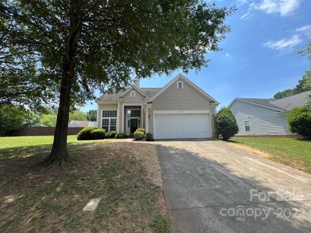 8905 Tendring Ct, Charlotte, NC 28215