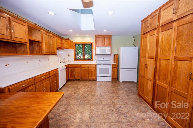 136 River Run Rd, Statesville, NC 28625