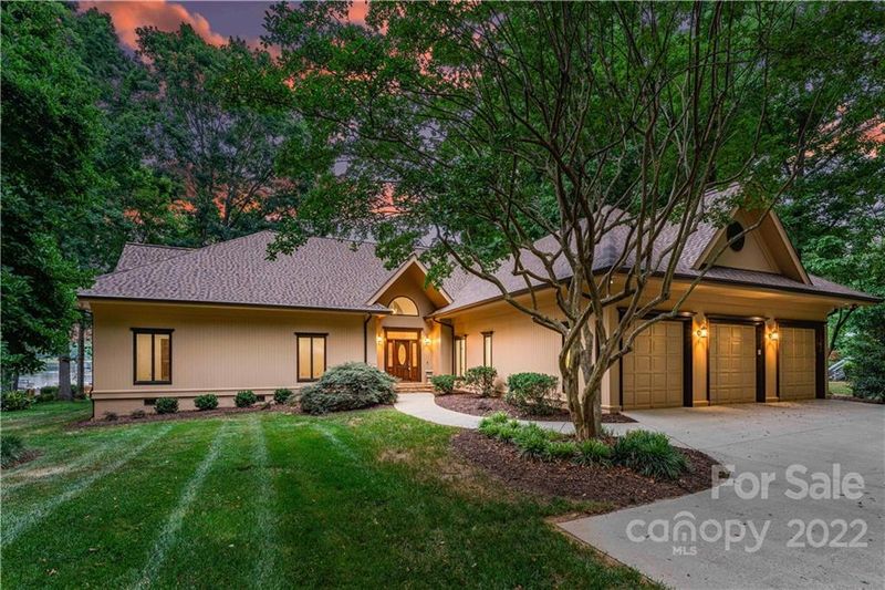 19700 Shearwater Point Dr, Cornelius, NC 28031