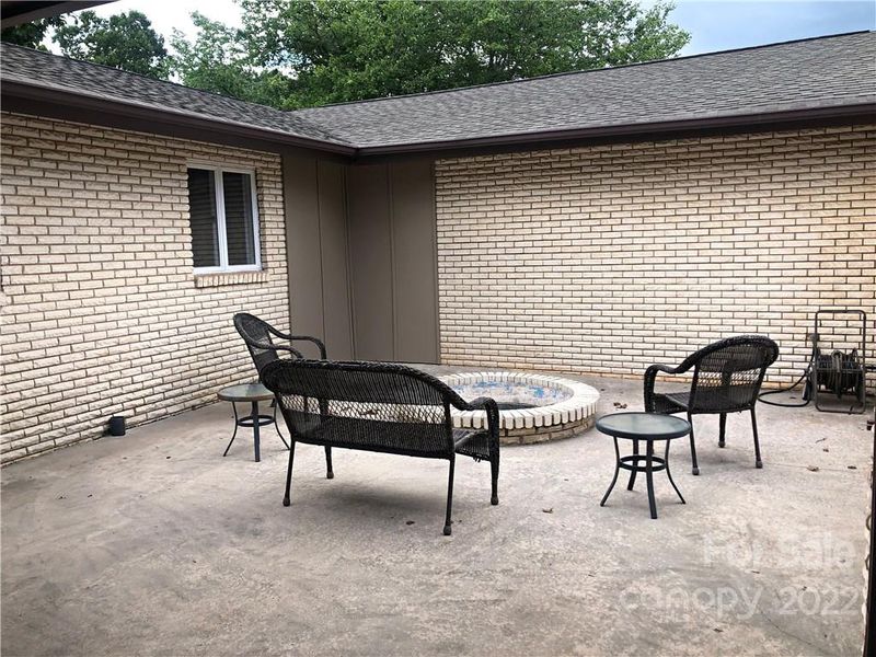 1003 St Davids St, Conover, NC 28613