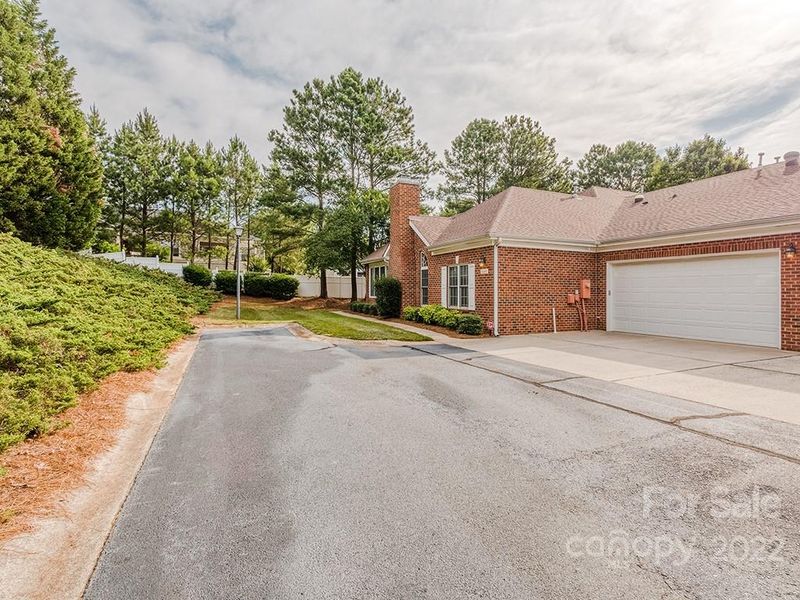 8246 Windsor Ridge Dr, Charlotte, NC 28277