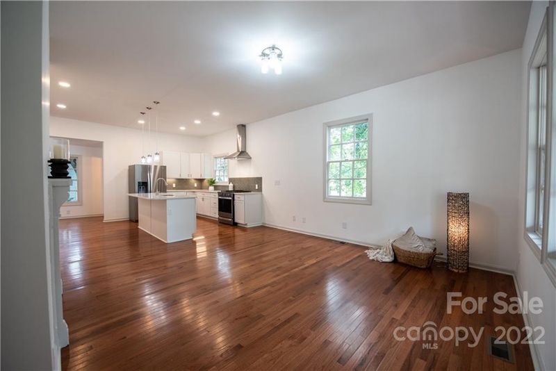 902 W 2nd Ave, Gastonia, NC 28052