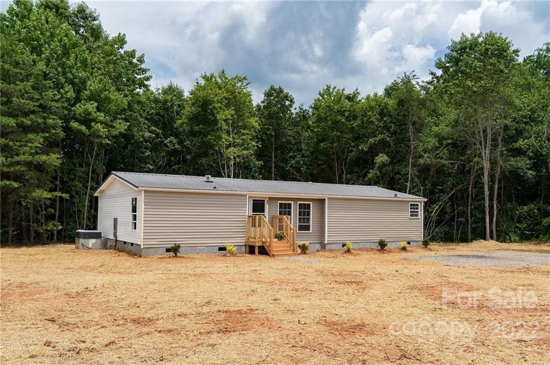 773 Memorial Hw, Harmony, NC 28634