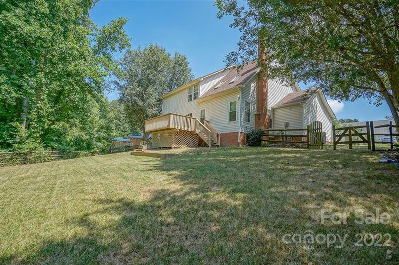 8917 Steinbeck Ct, Charlotte, NC 28216