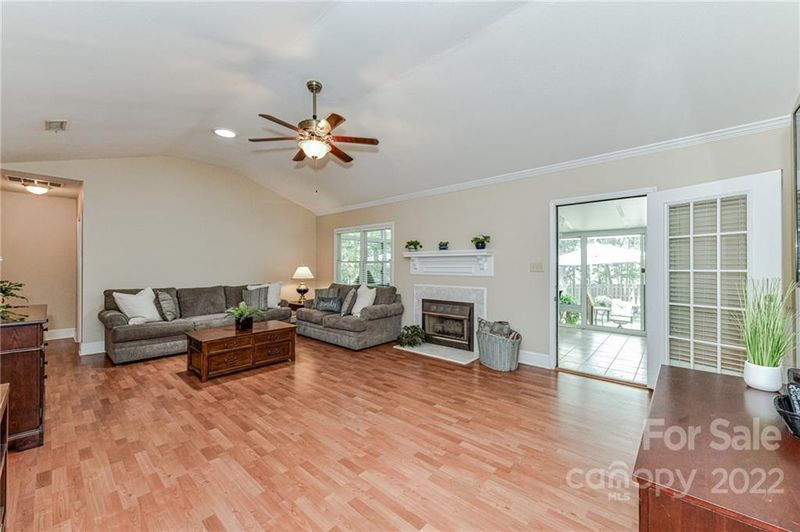 8101 Stevens Mill Rd, Matthews, NC 28104