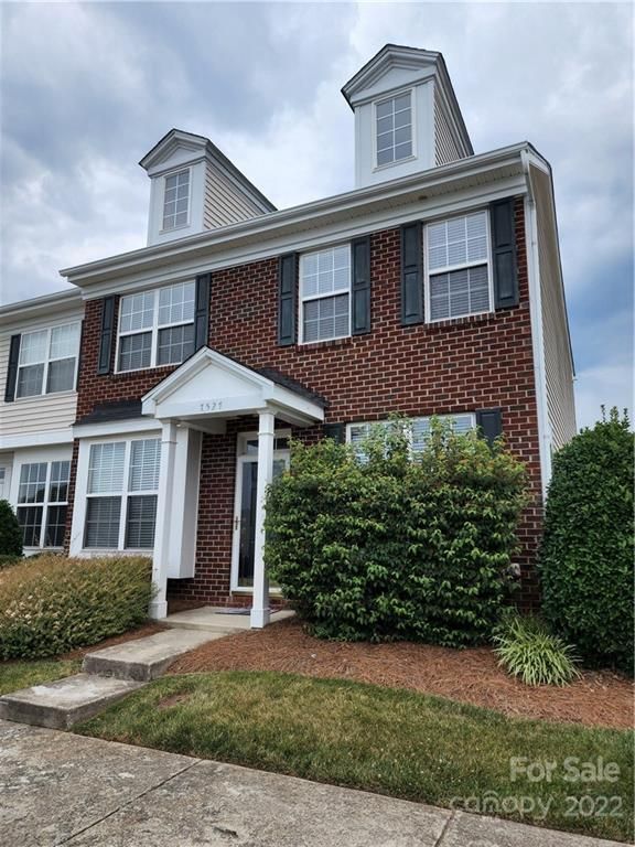 7527 Bluff Point Ln, Denver, NC 28037