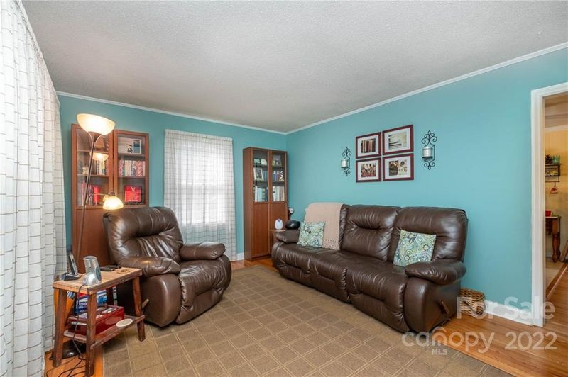 146 Oak Ave, Mount Holly, NC 28120