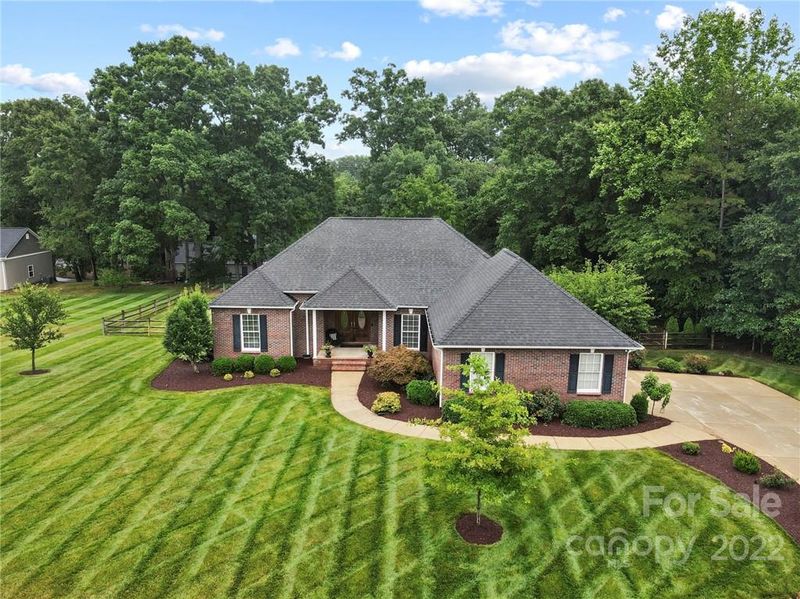 211 Dove Field Dr, Belmont, NC 28012