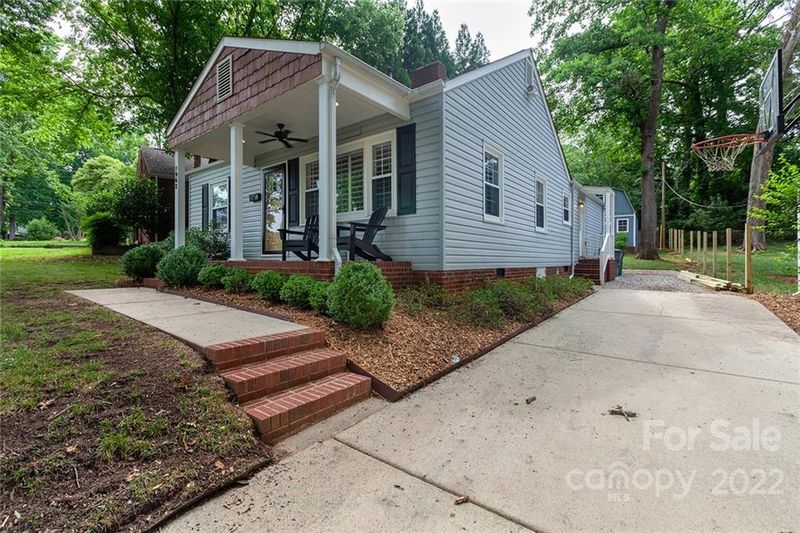 1962 Arnold Dr, Charlotte, NC 28205