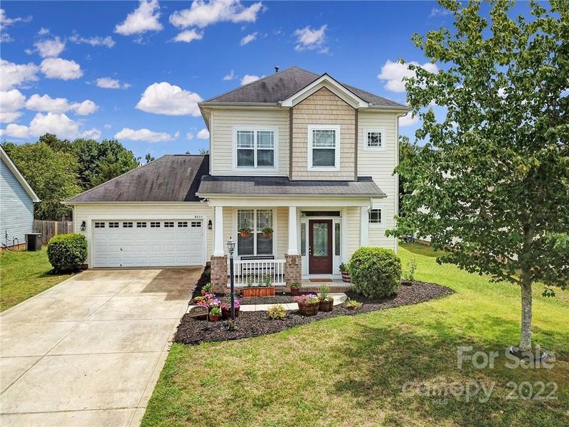 8804 Castle Cliff Dr, Matthews, NC 28105