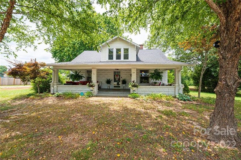 127 17th St NW, Hickory, NC 28601