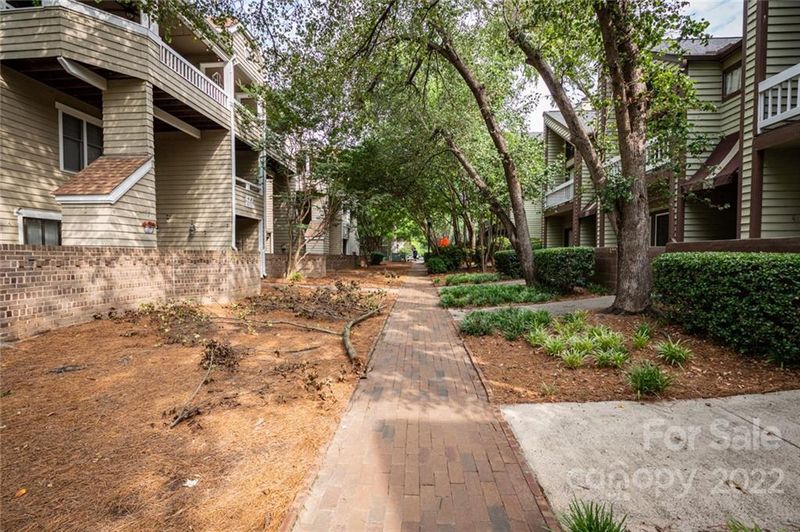 427 8th St #101, Charlotte, NC 28202