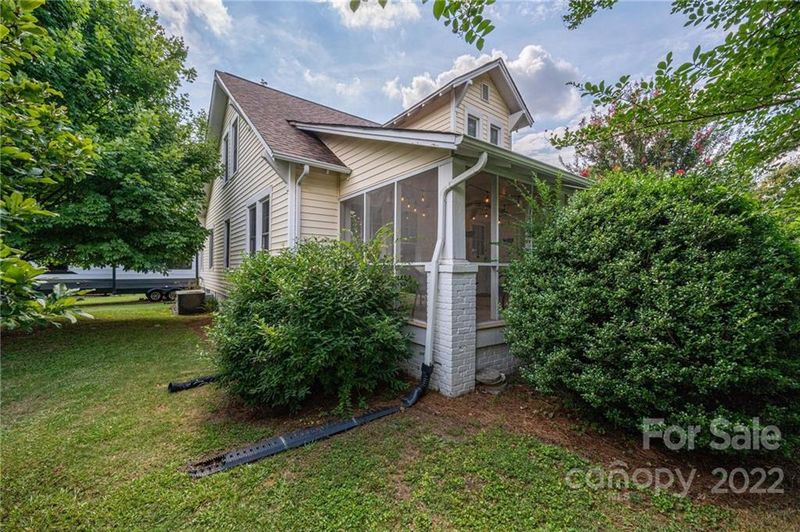 518 S Poplar St, Lincolnton, NC 28092
