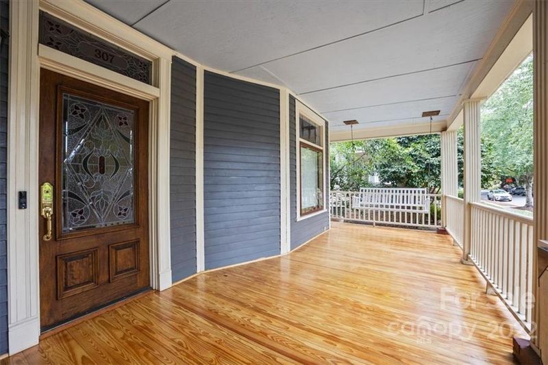 307 E Kingston Ave, Charlotte, NC 28203