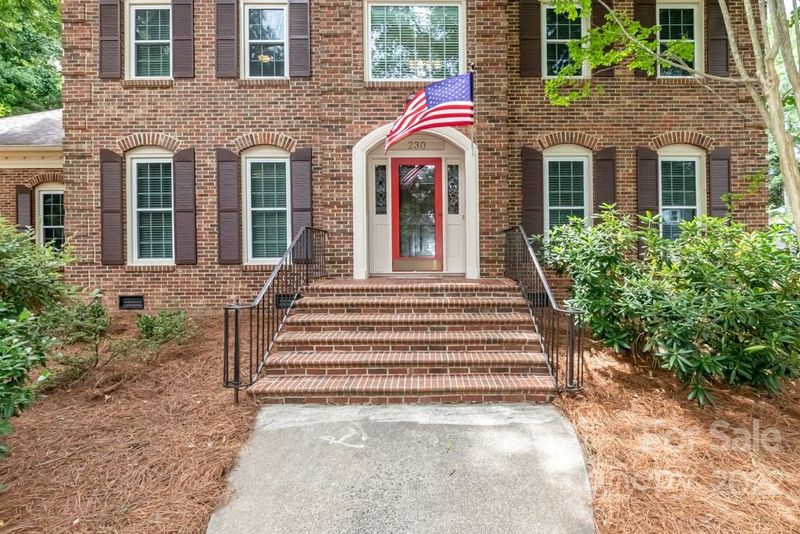 230 Rose Arbor Ln, Matthews, NC 28105
