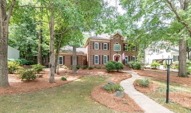 230 Rose Arbor Ln, Matthews, NC 28105
